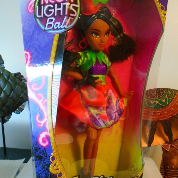 DISNEY DESCENDANTS, NEON LIGHTS BALL, FREDDIE, ISLE OF THE LOST, DOLL, BRAND NEW - Picture 2 of 3